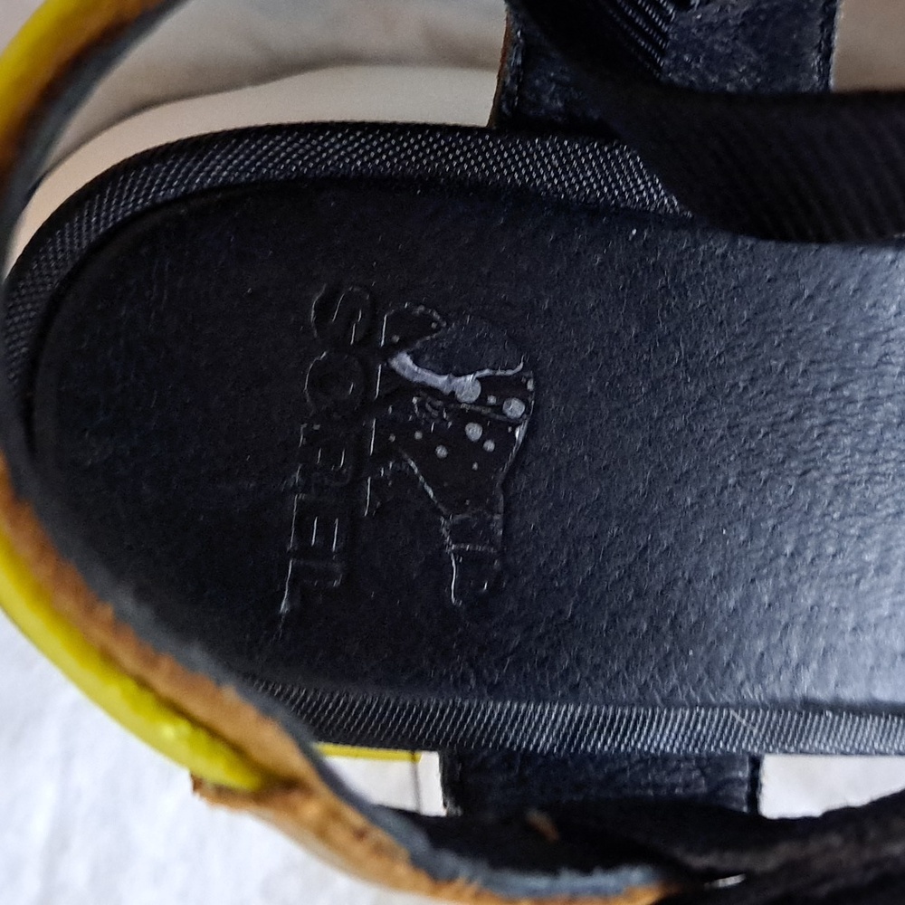 Women’s Olive Green Strap Sandals with Comfort Sole - Picture 2 of 9
